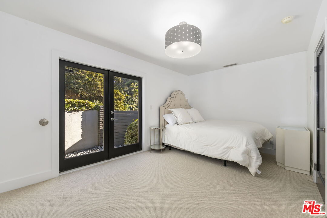 2601 Nichols Canyon Rd