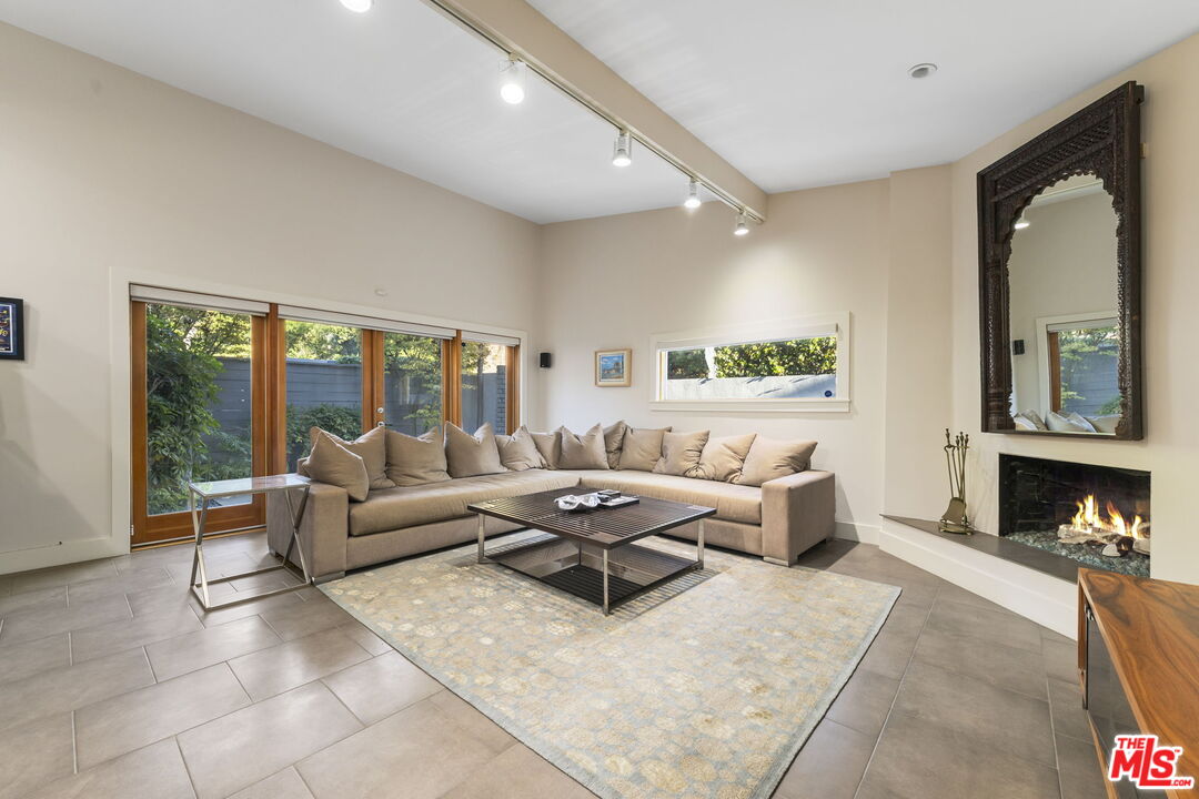 2601 Nichols Canyon Rd