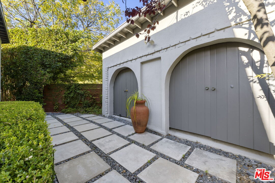 2601 Nichols Canyon Rd