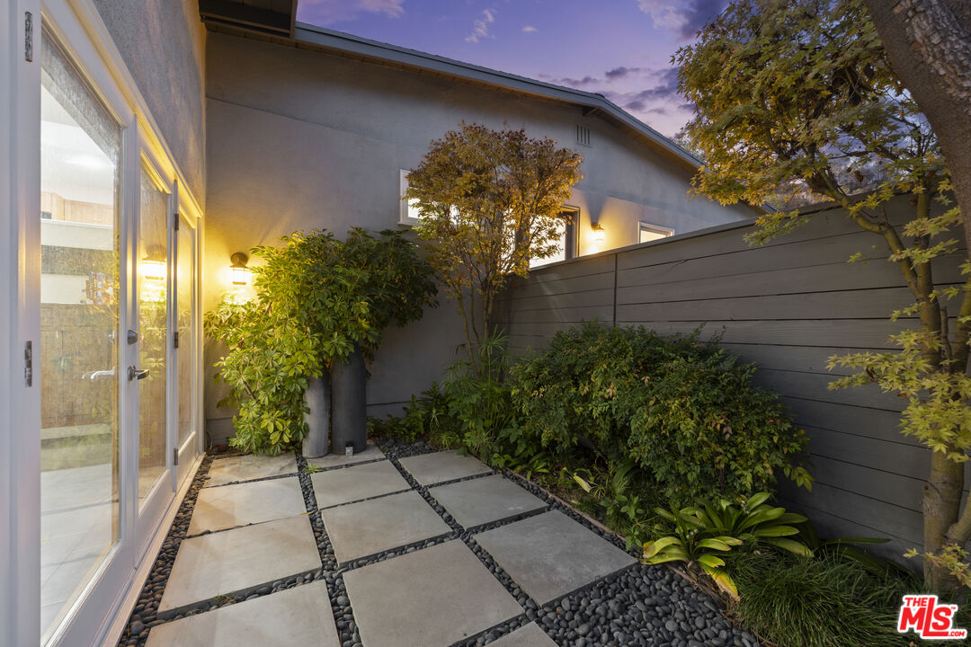 2601 Nichols Canyon Rd