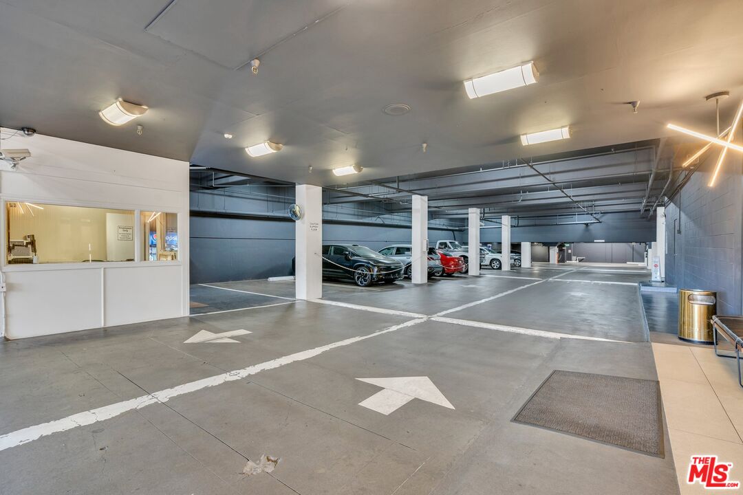 7135 Hollywood Blvd Unit: 802