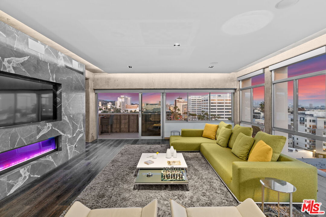 7135 Hollywood Blvd Unit: 802