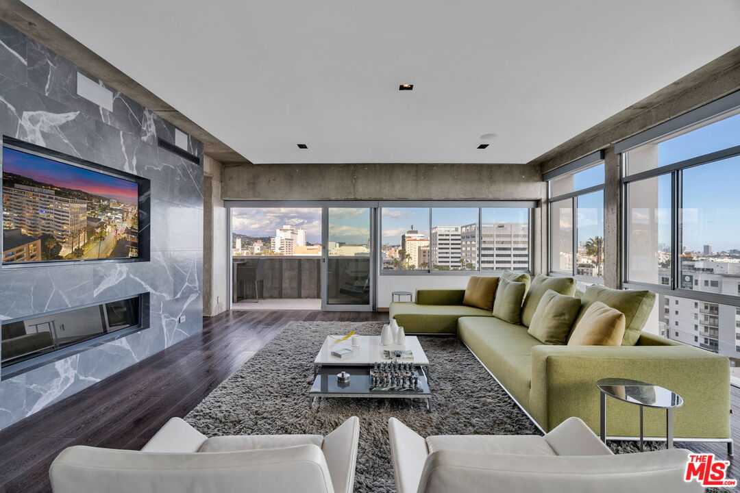 7135 Hollywood Blvd Unit: 802