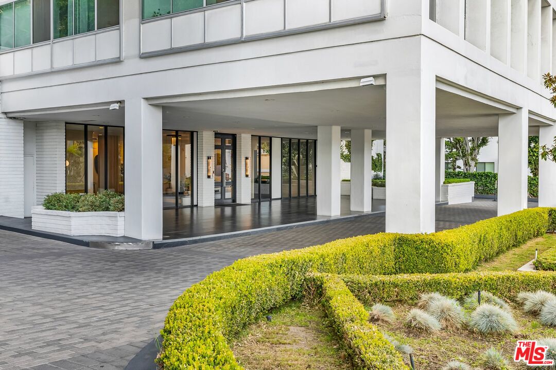 7135 Hollywood Blvd Unit: 802