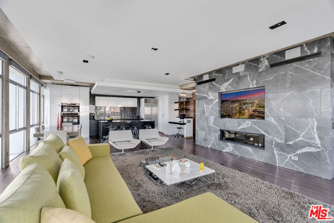 7135 Hollywood Blvd Unit: 802