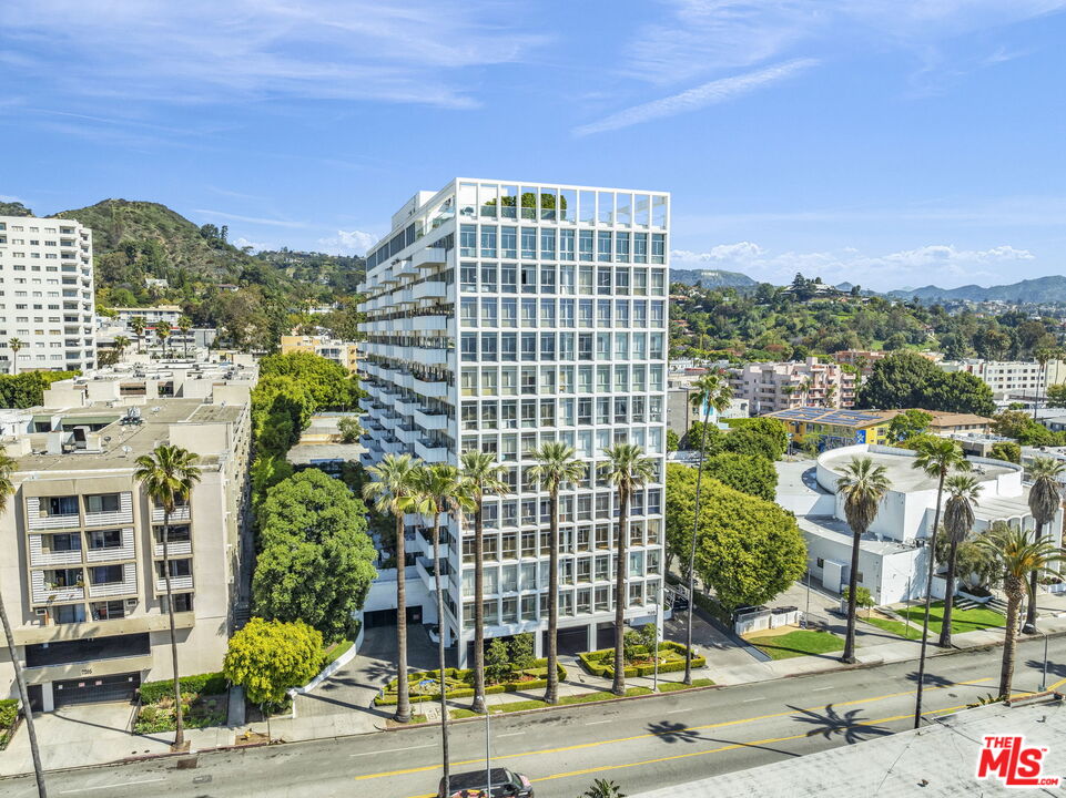 7135 Hollywood Blvd Unit: 802
