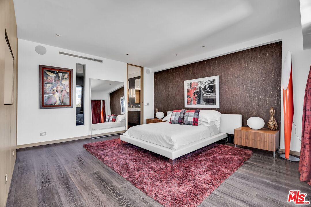 7135 Hollywood Blvd Unit: 802