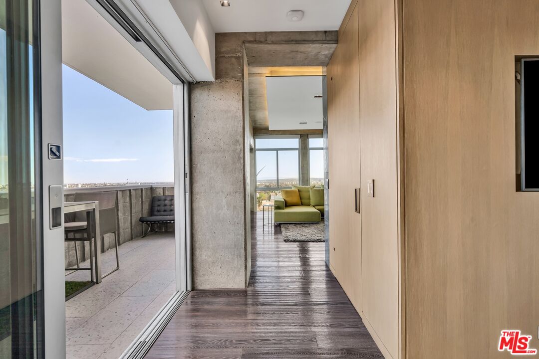 7135 Hollywood Blvd Unit: 802