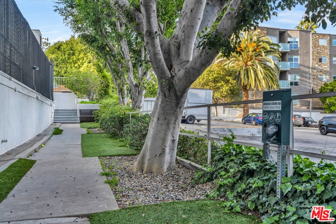 7135 Hollywood Blvd Unit: 802