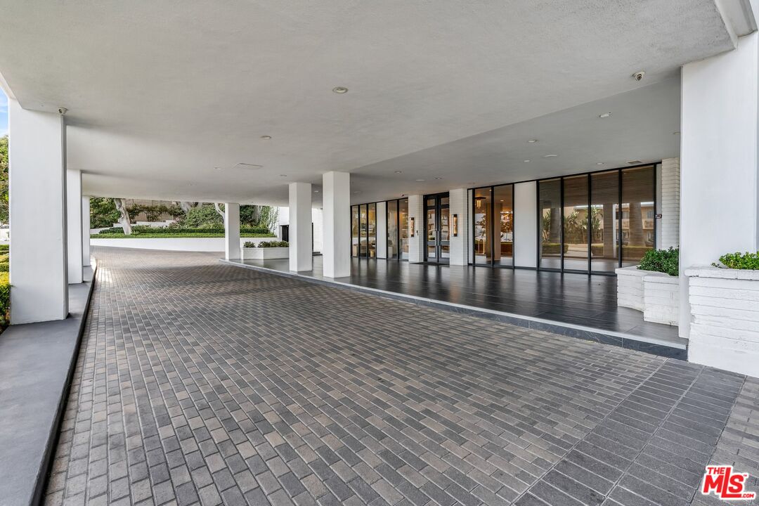 7135 Hollywood Blvd Unit: 802