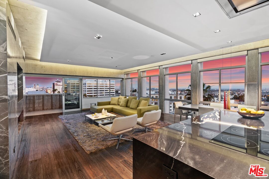 7135 Hollywood Blvd Unit: 802