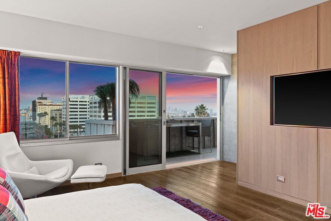 7135 Hollywood Blvd Unit: 802