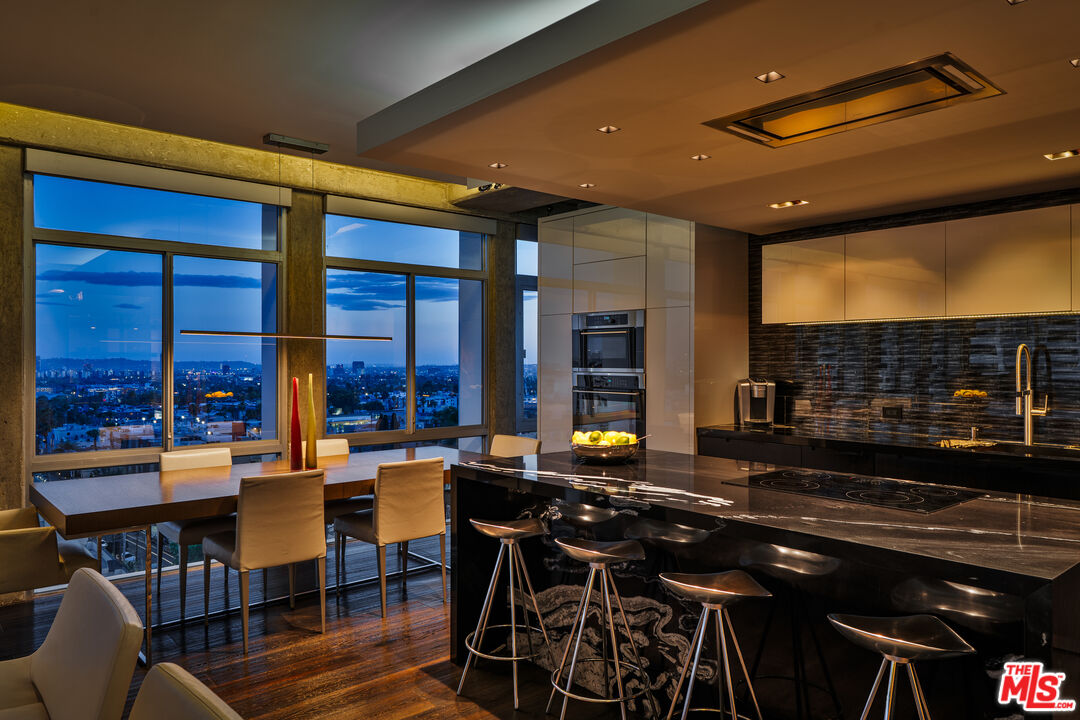 7135 Hollywood Blvd Unit: 802