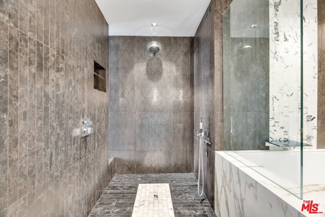 7135 Hollywood Blvd Unit: 802