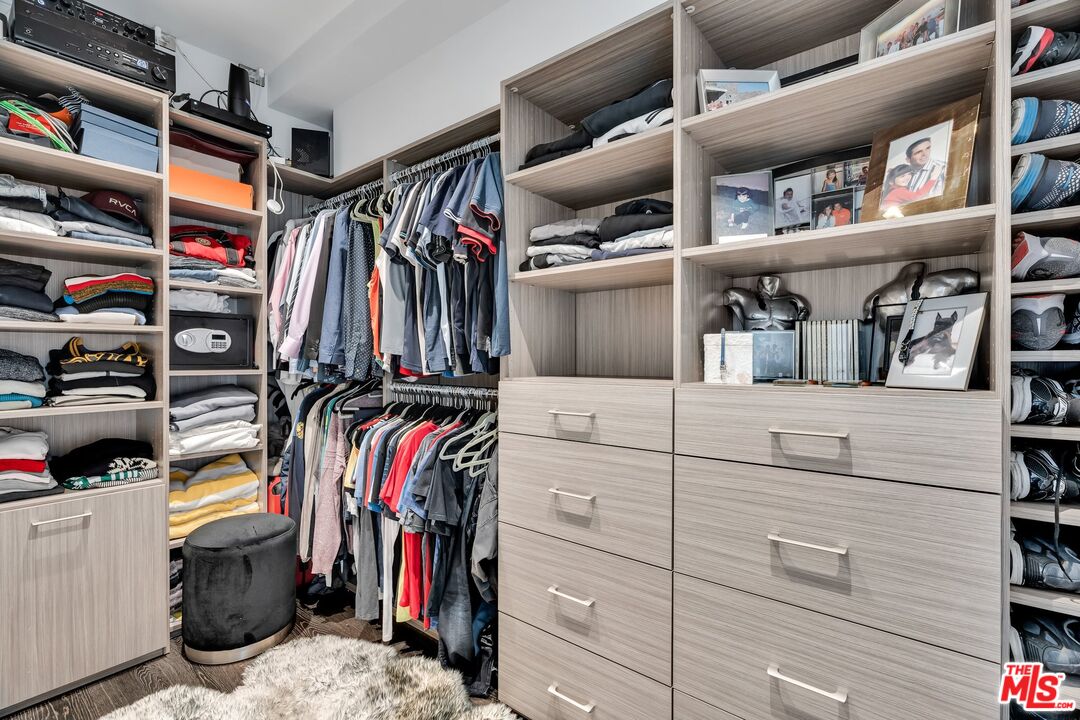 7135 Hollywood Blvd Unit: 802