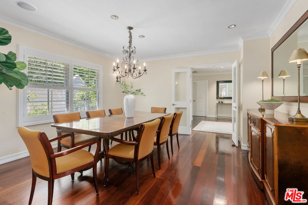 2660 Carman Crest Dr