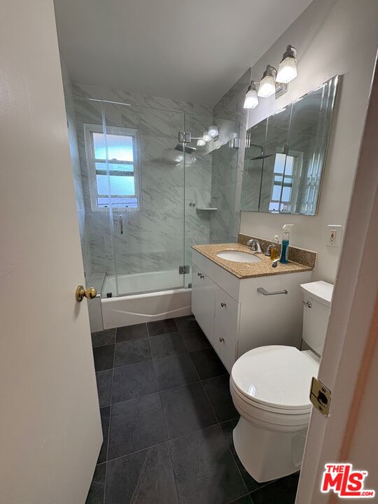 1217 N Crescent Heights Blvd