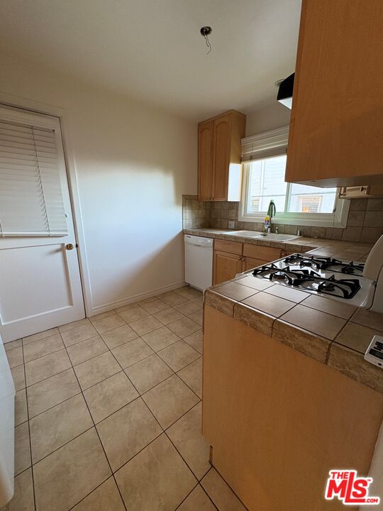 1217 N Crescent Heights Blvd