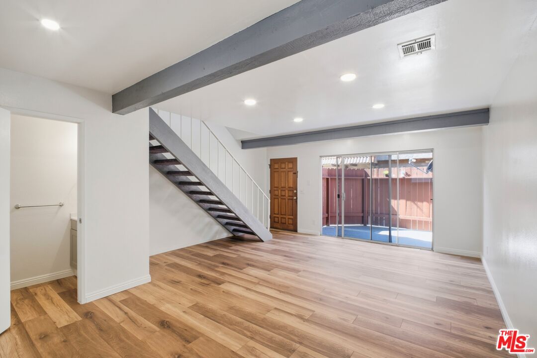 622 W Regent St Unit: 5