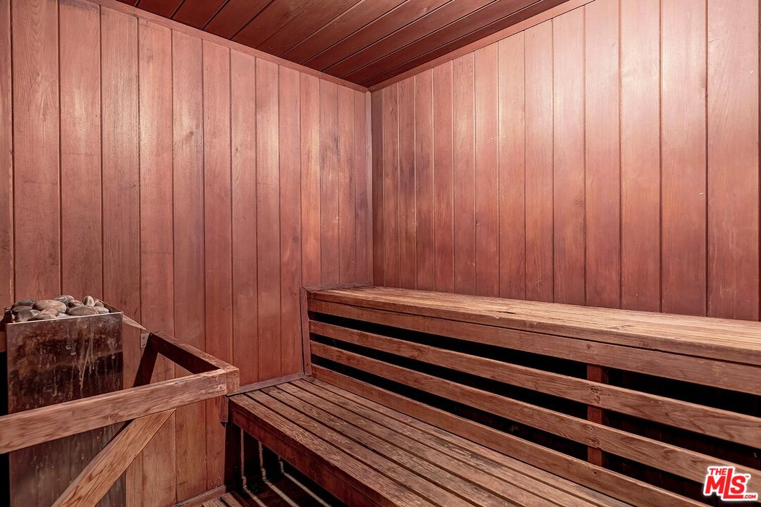 1115 S Elm Dr Unit: 401