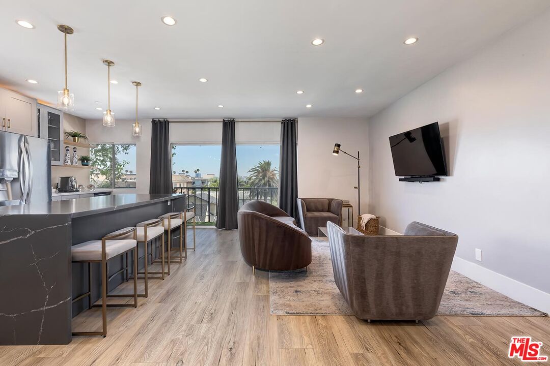 1115 S Elm Dr Unit: 401