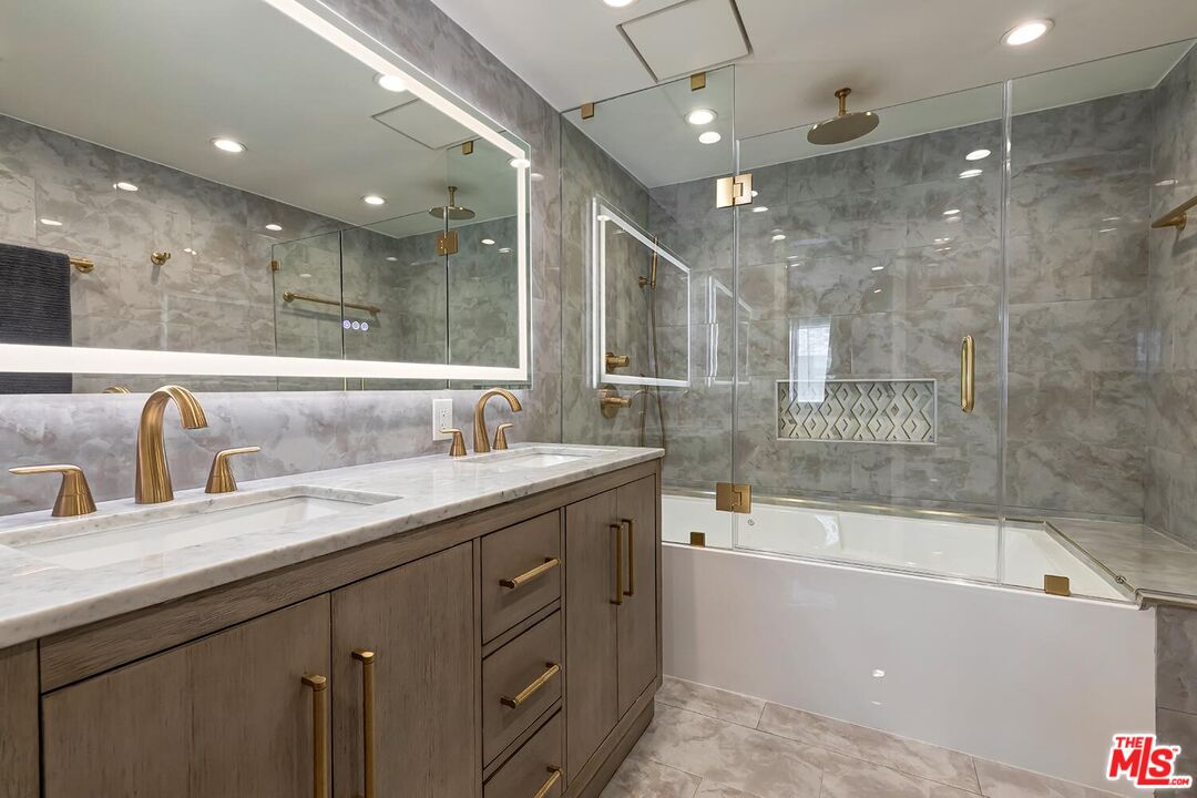 1115 S Elm Dr Unit: 401