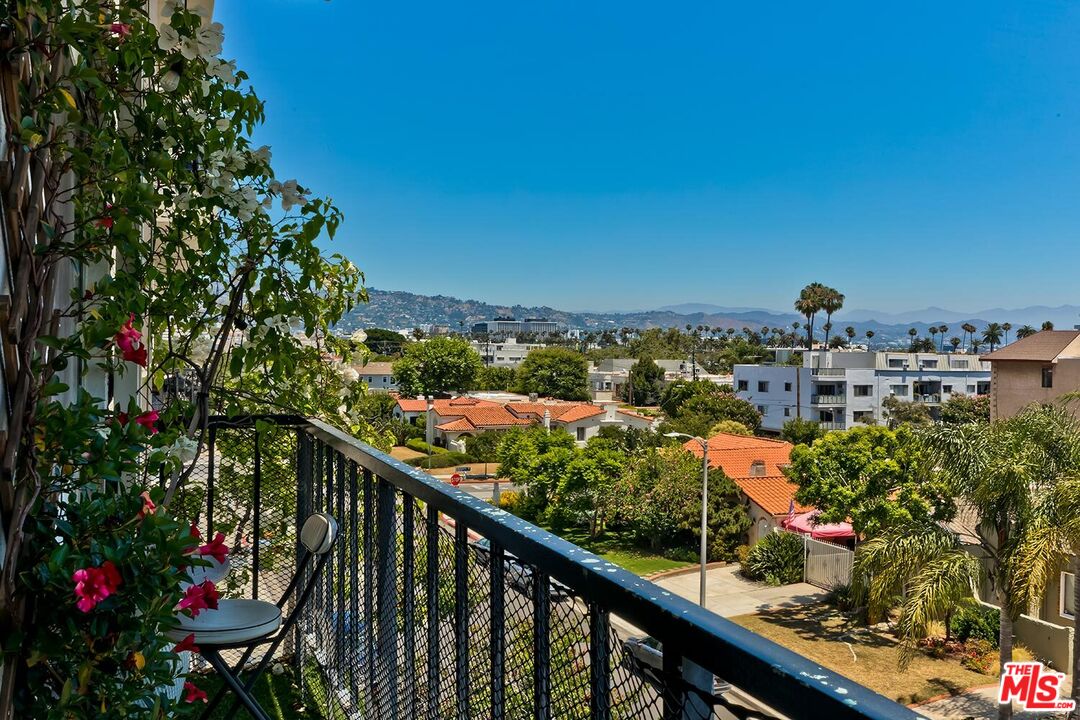 1115 S Elm Dr Unit: 401