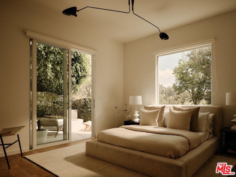 2635 Carman Crest Dr