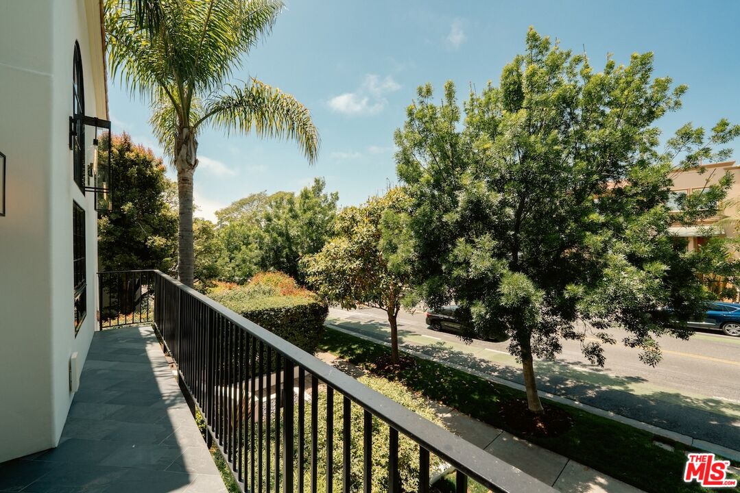 2612 Montana Ave Unit: 1