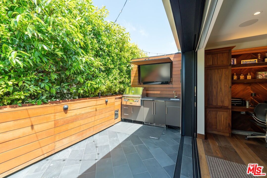 2612 Montana Ave Unit: 1