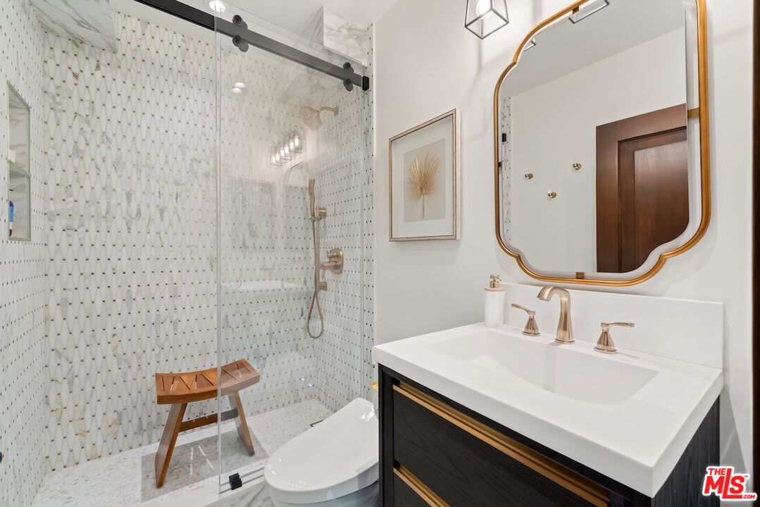 2612 Montana Ave Unit: 1