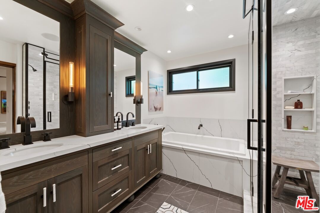 2612 Montana Ave Unit: 1