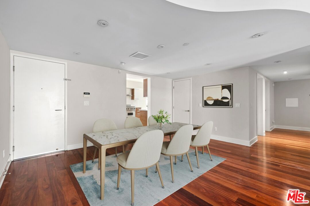 8788 Shoreham Dr Unit: 23