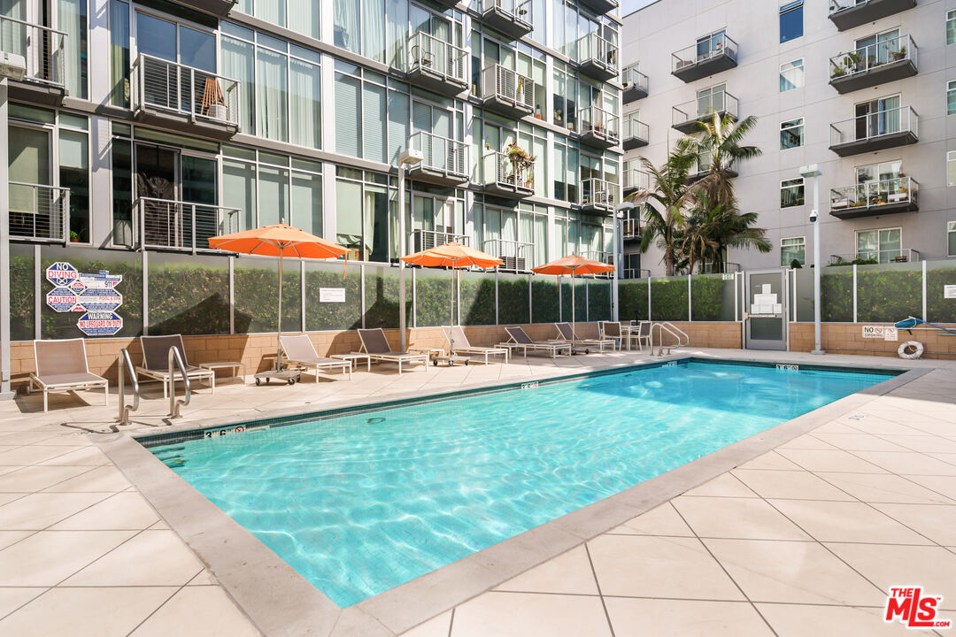 645 W 9th St Unit: 201