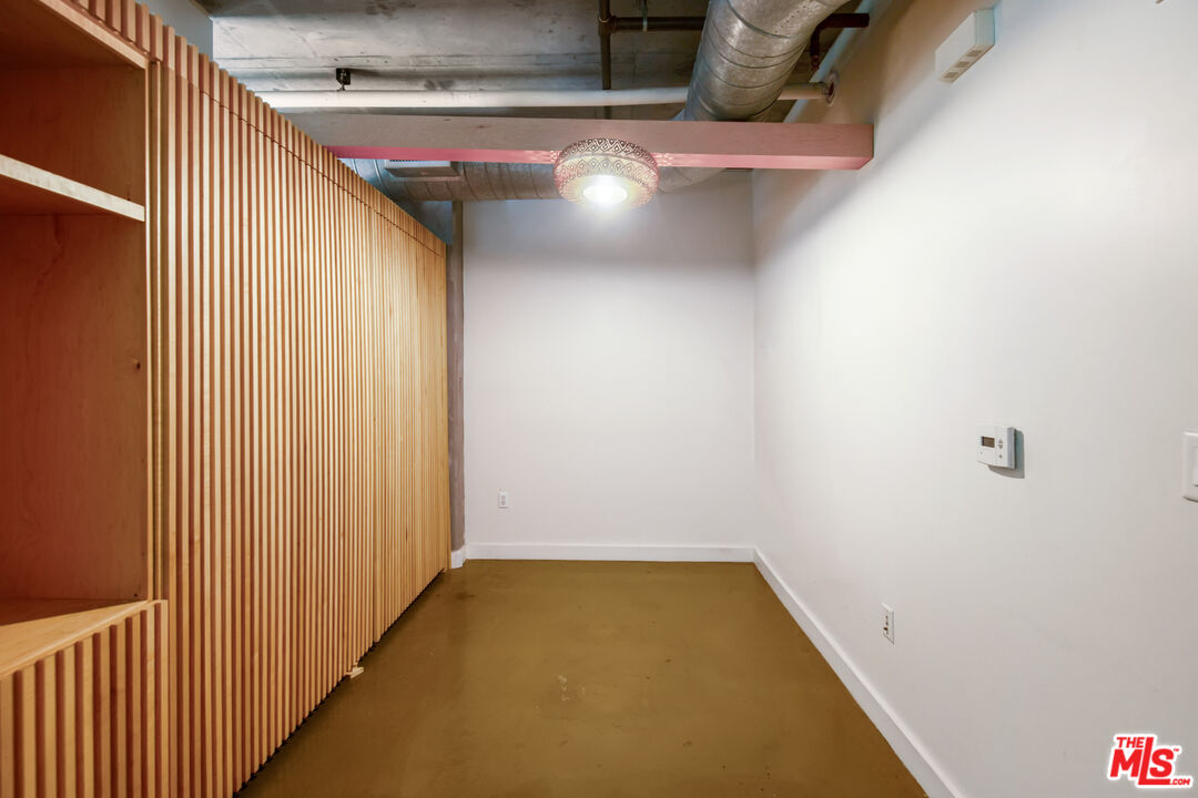 645 W 9th St Unit: 201