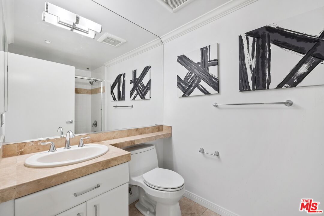 1018 4th St Unit: 203