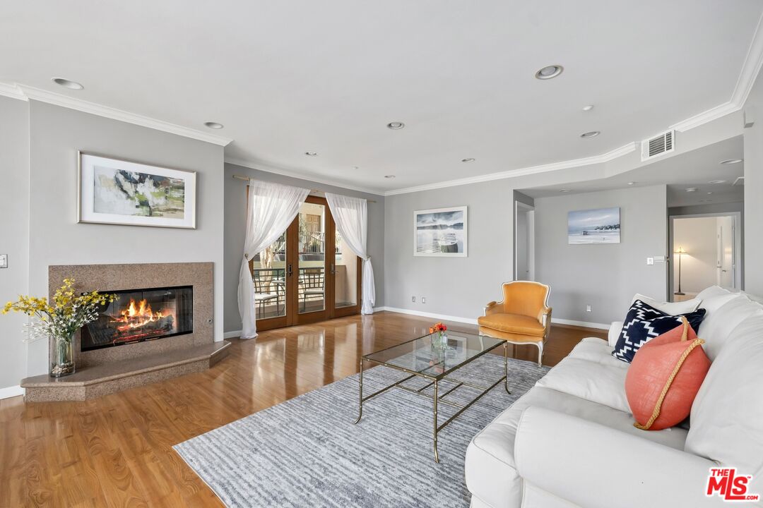 1018 4th St Unit: 203