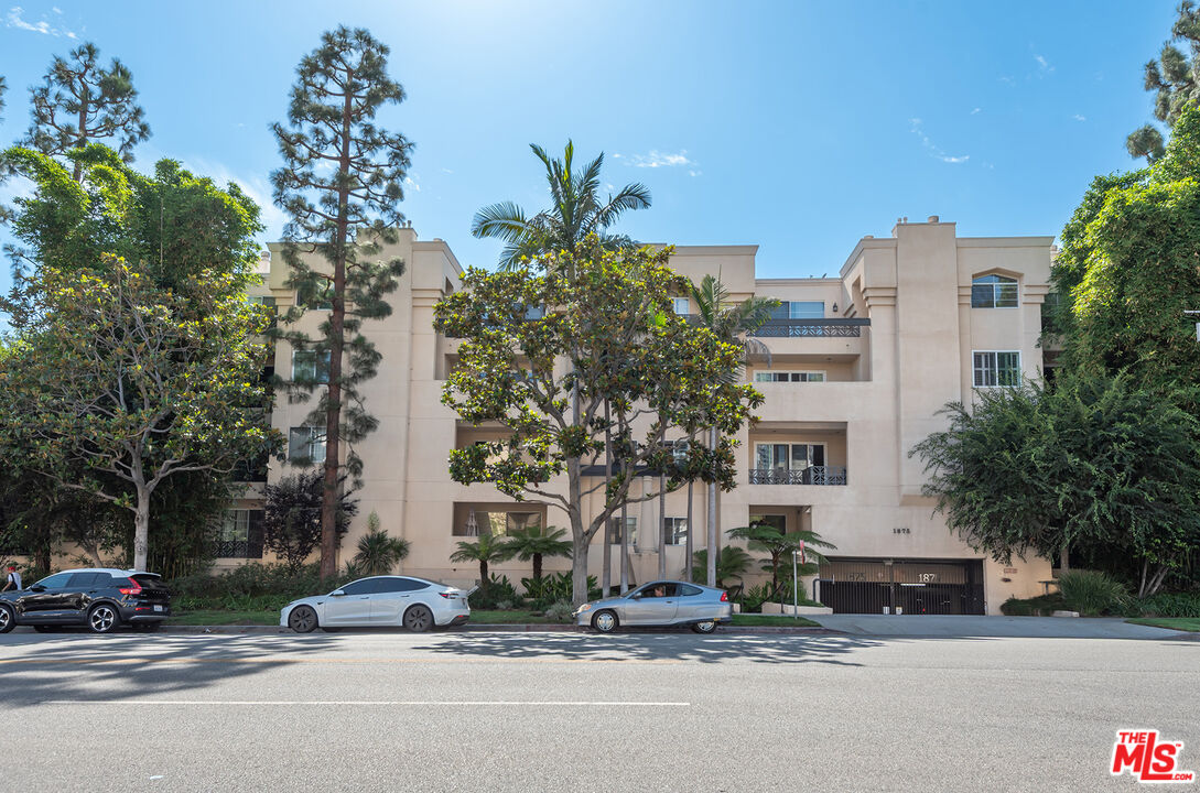 1875 S Beverly Glen Blvd Unit: 106