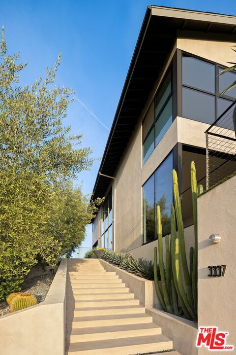 3337 Beverly Ranch Rd