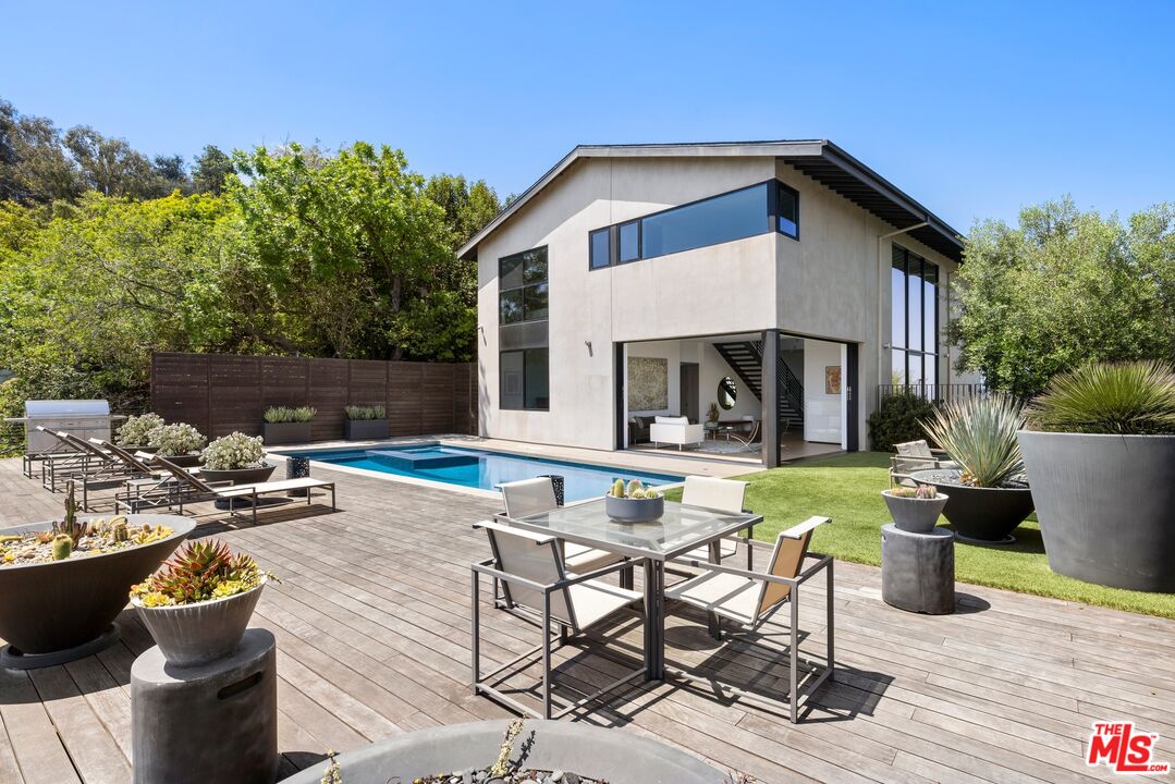 3337 Beverly Ranch Rd