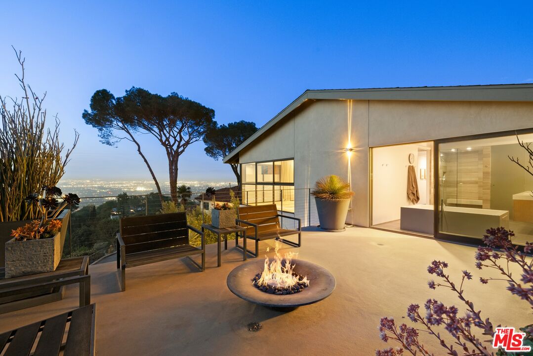 3337 Beverly Ranch Rd