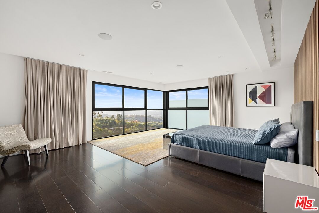 3337 Beverly Ranch Rd