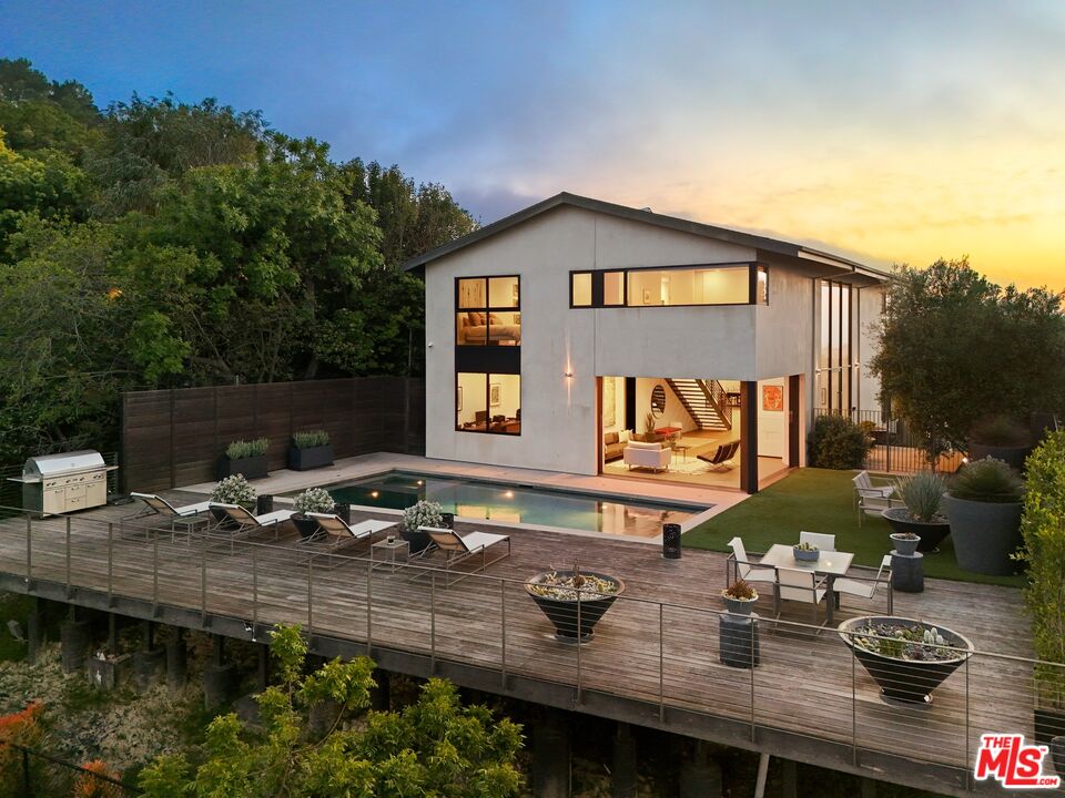 3337 Beverly Ranch Rd