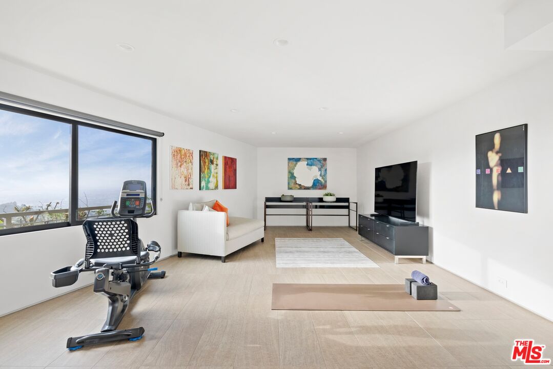 3337 Beverly Ranch Rd