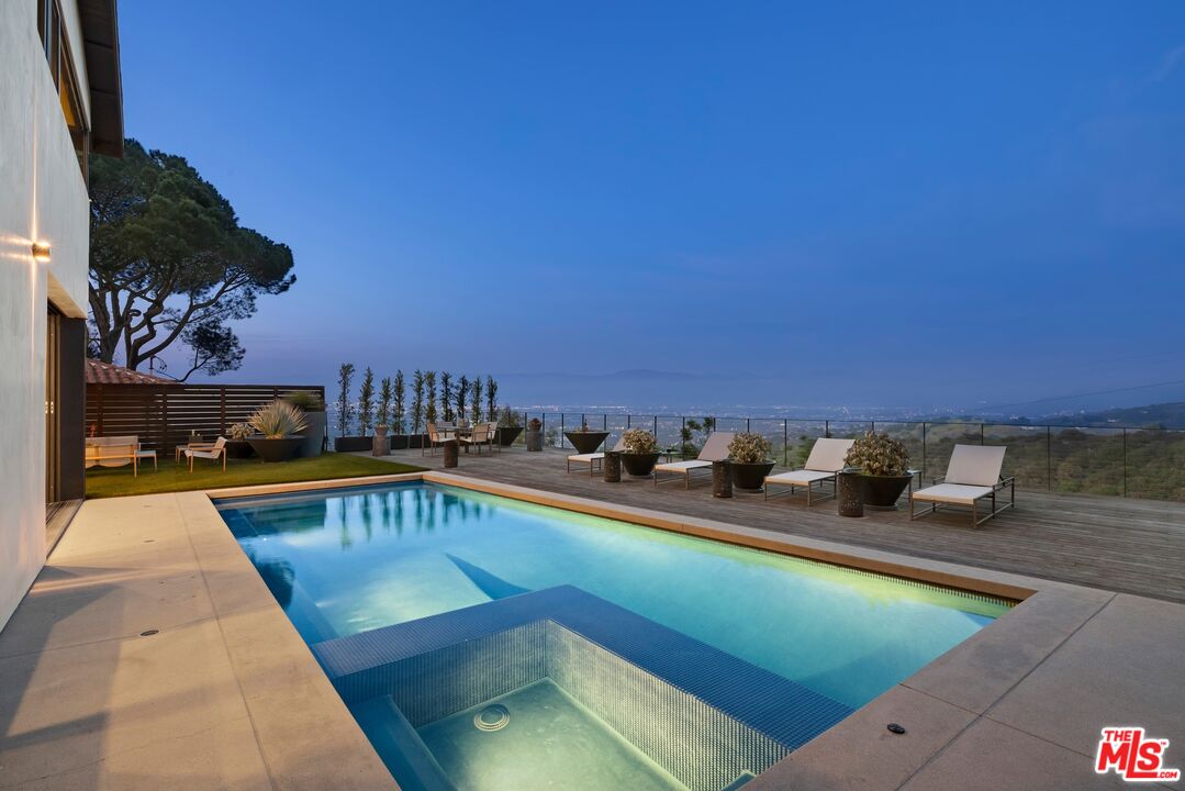 3337 Beverly Ranch Rd