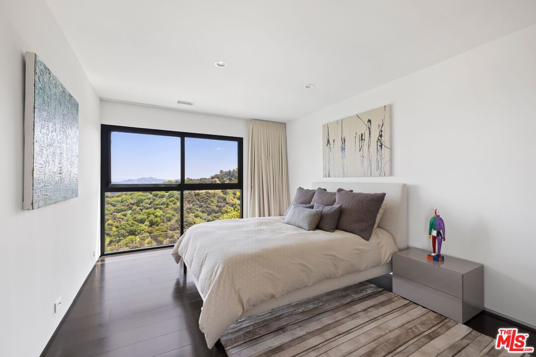 3337 Beverly Ranch Rd