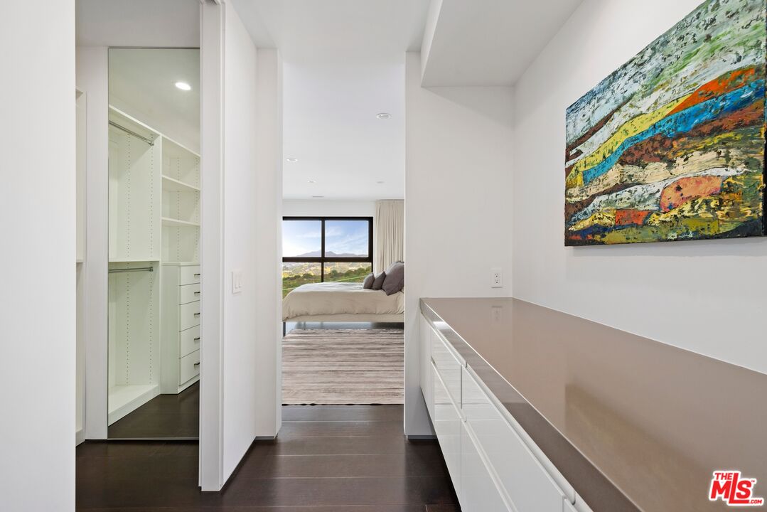 3337 Beverly Ranch Rd