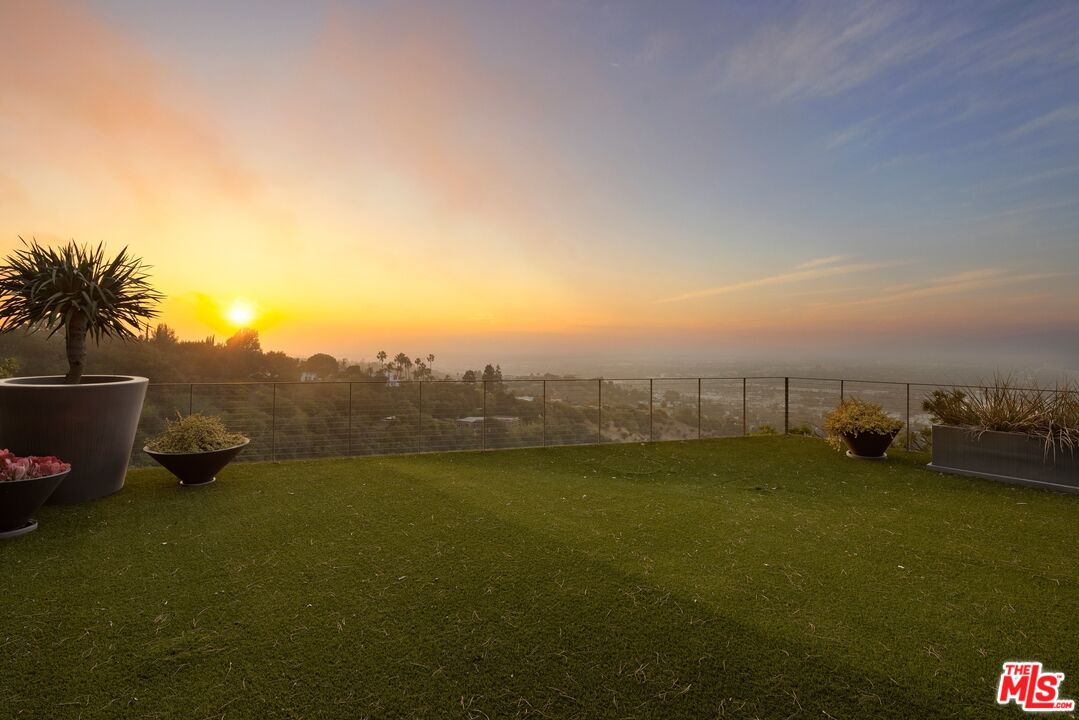 3337 Beverly Ranch Rd