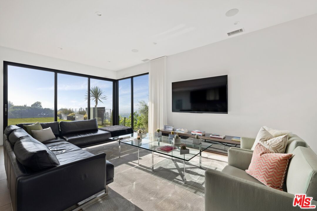 3337 Beverly Ranch Rd