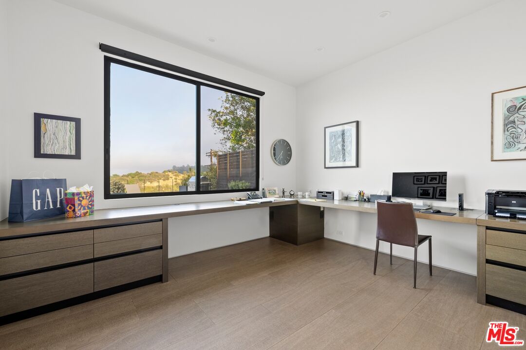 3337 Beverly Ranch Rd